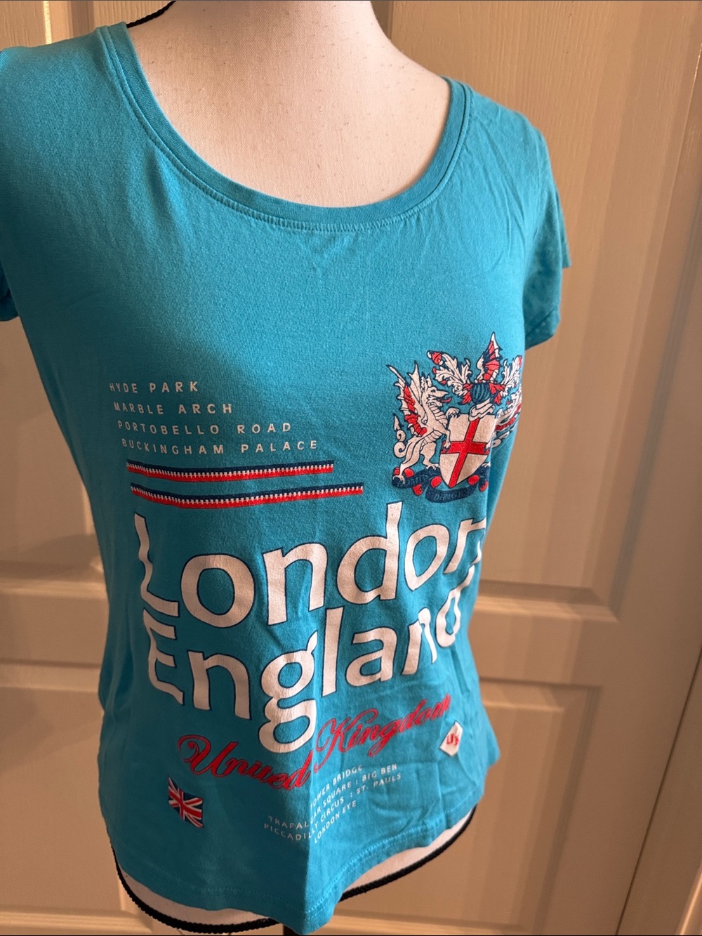 JUNIORS - London England Graphic Turquoise Tee - Size M/L